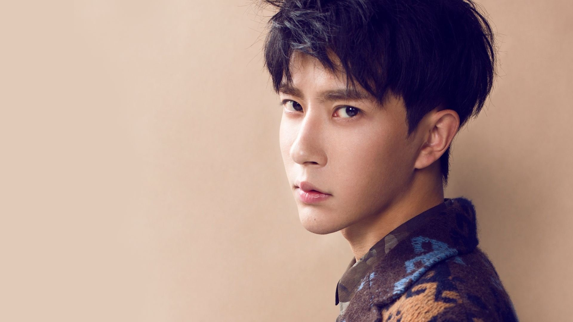 “法甲争冠激战：悬念持续，谁将问鼎？”，法甲夺冠概率